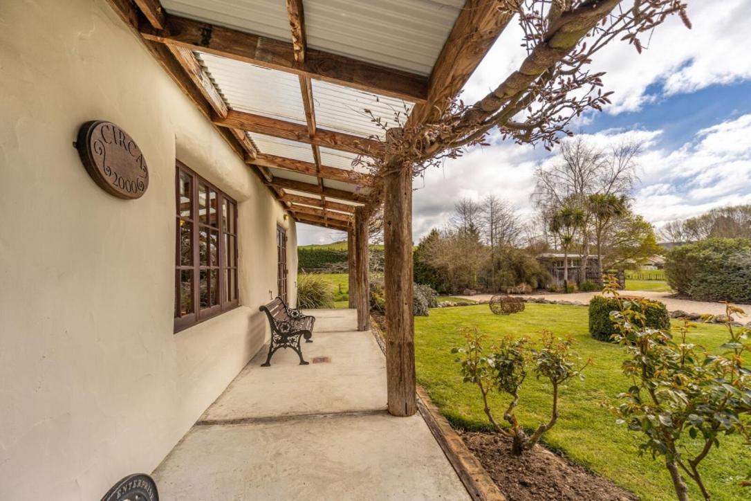 The Last Straw Cottage Nelson Brightwater Bagian luar foto
