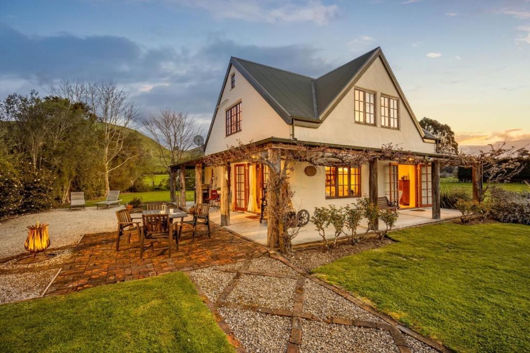 The Last Straw Cottage Nelson Brightwater Bagian luar foto